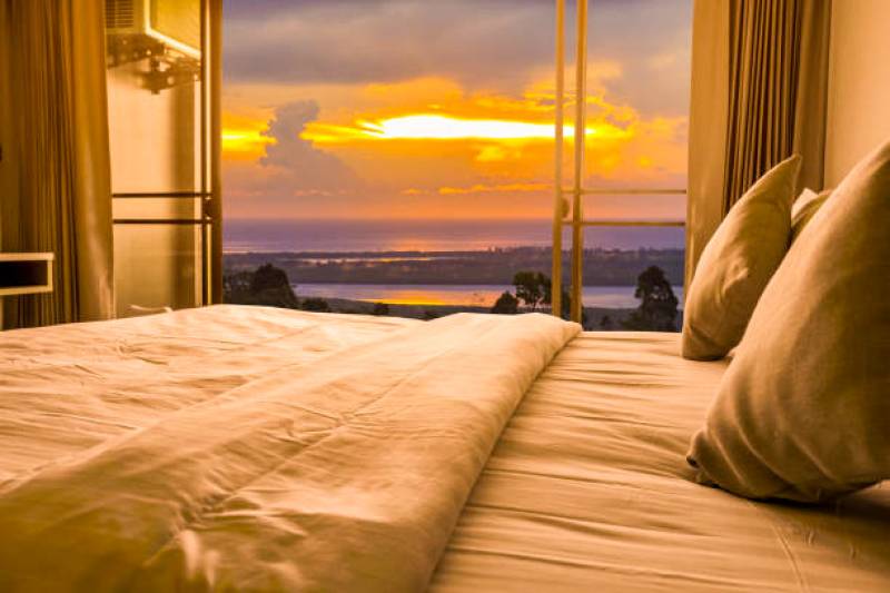 Comment être conforme au décret tertiaire pour mon hôtel 4 étoiles à Cannes ?